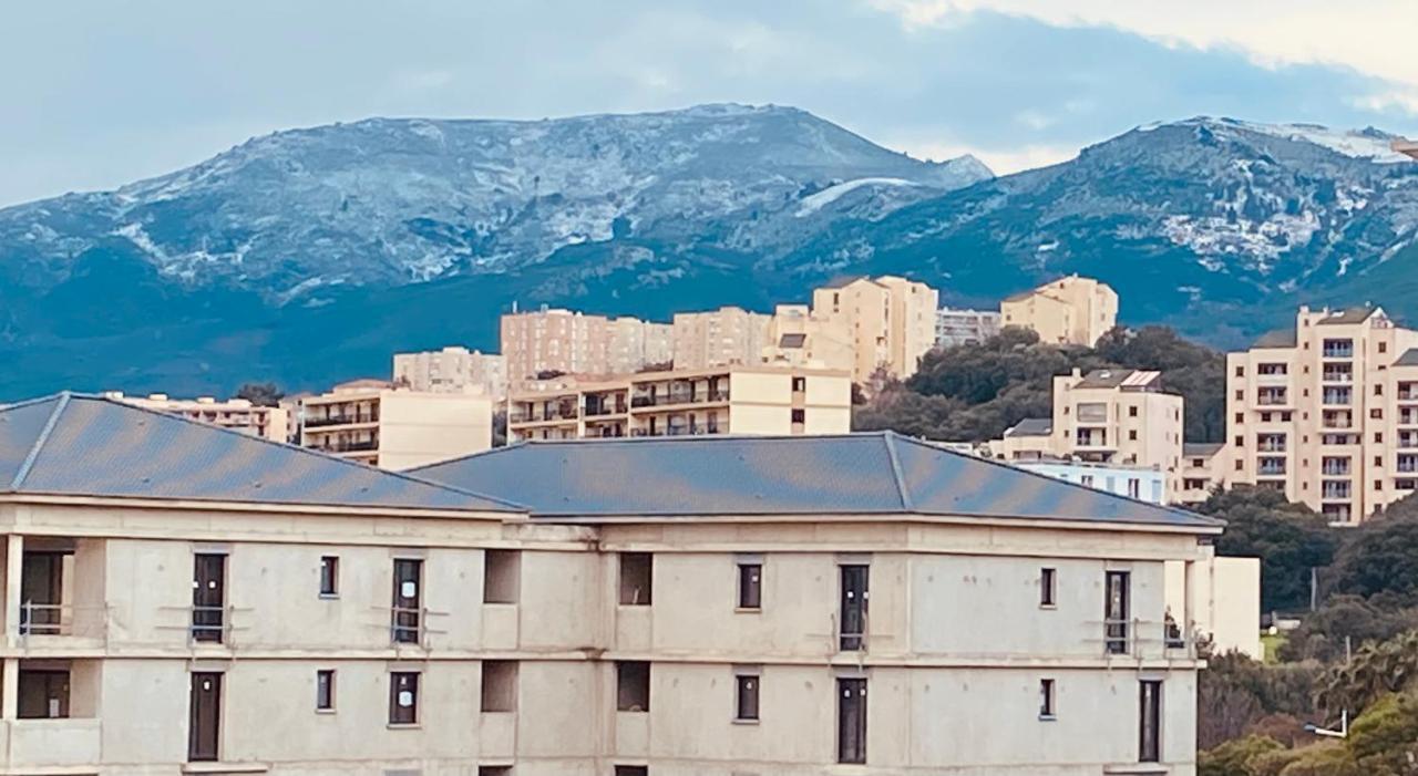 Mountain View & Sea View Location Chambre Individual 1 Sur 3 Chambres Dispo Avec Climes Mais Salle De Bain Et Salon En Commune Bastiya Dış mekan fotoğraf
